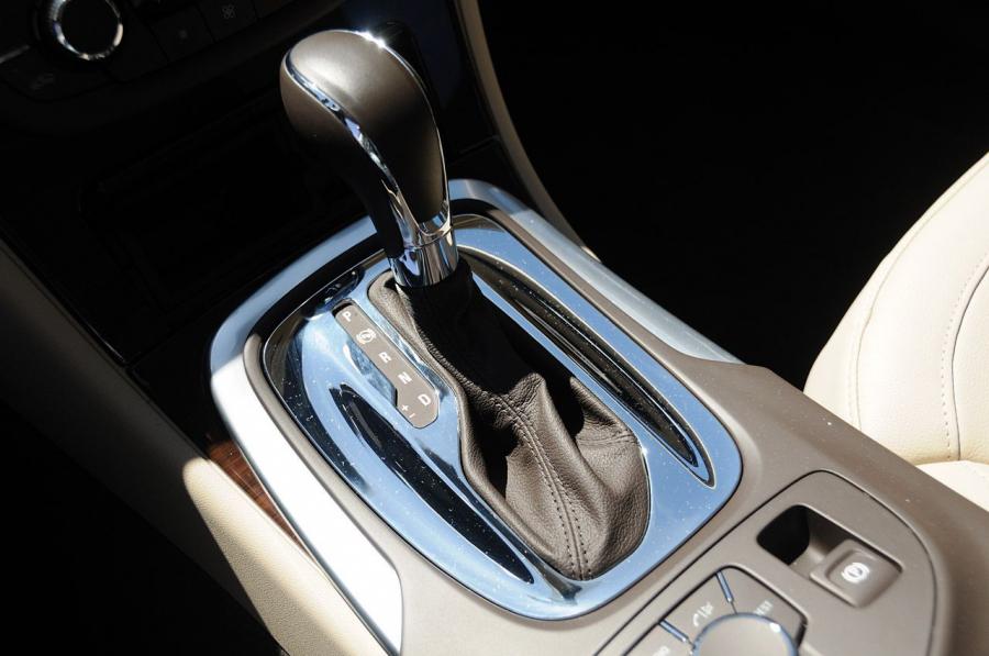  Buick Regal 2011 года  (фото 25 из 77)